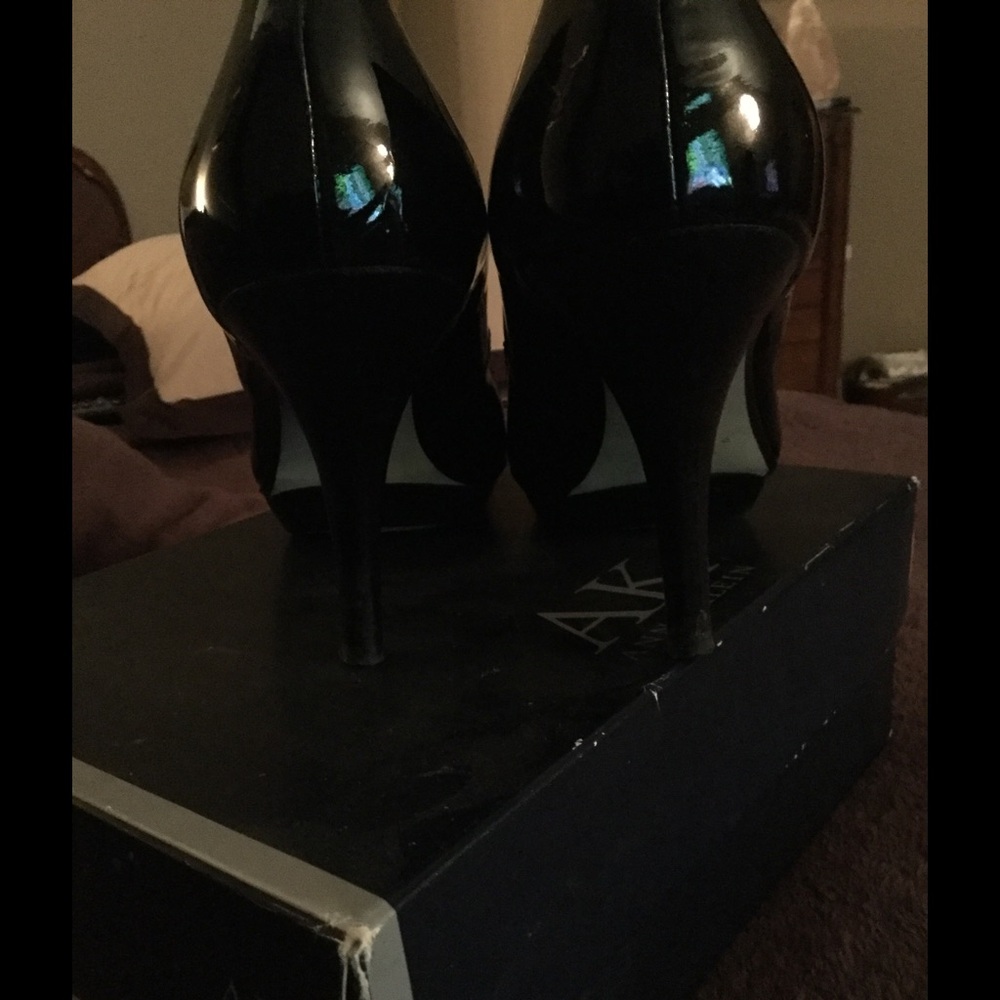 Anne Klein Black Patent Heels - Picture 2 of 5